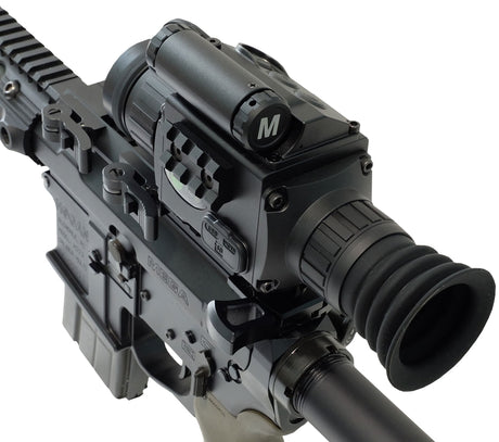 Luna Optics QE-RS35 riflescope with Picatinny mount — alternative angle