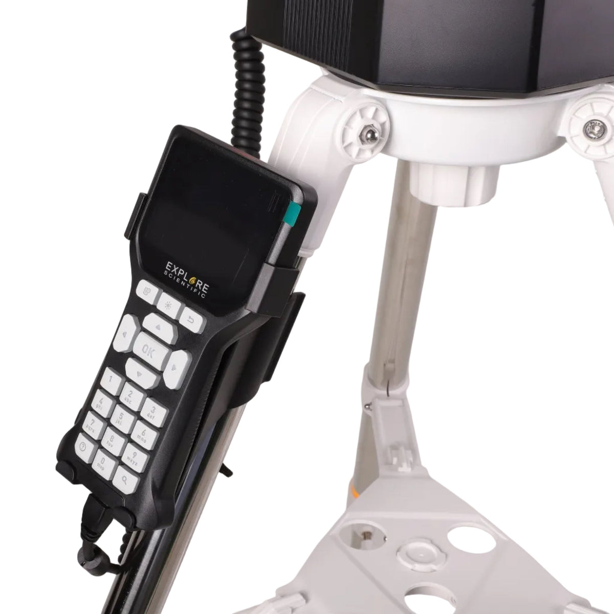 Sidara Pro GoTo hand controller clipped to the tripod leg below the mount base, Sidara Pro 102 package